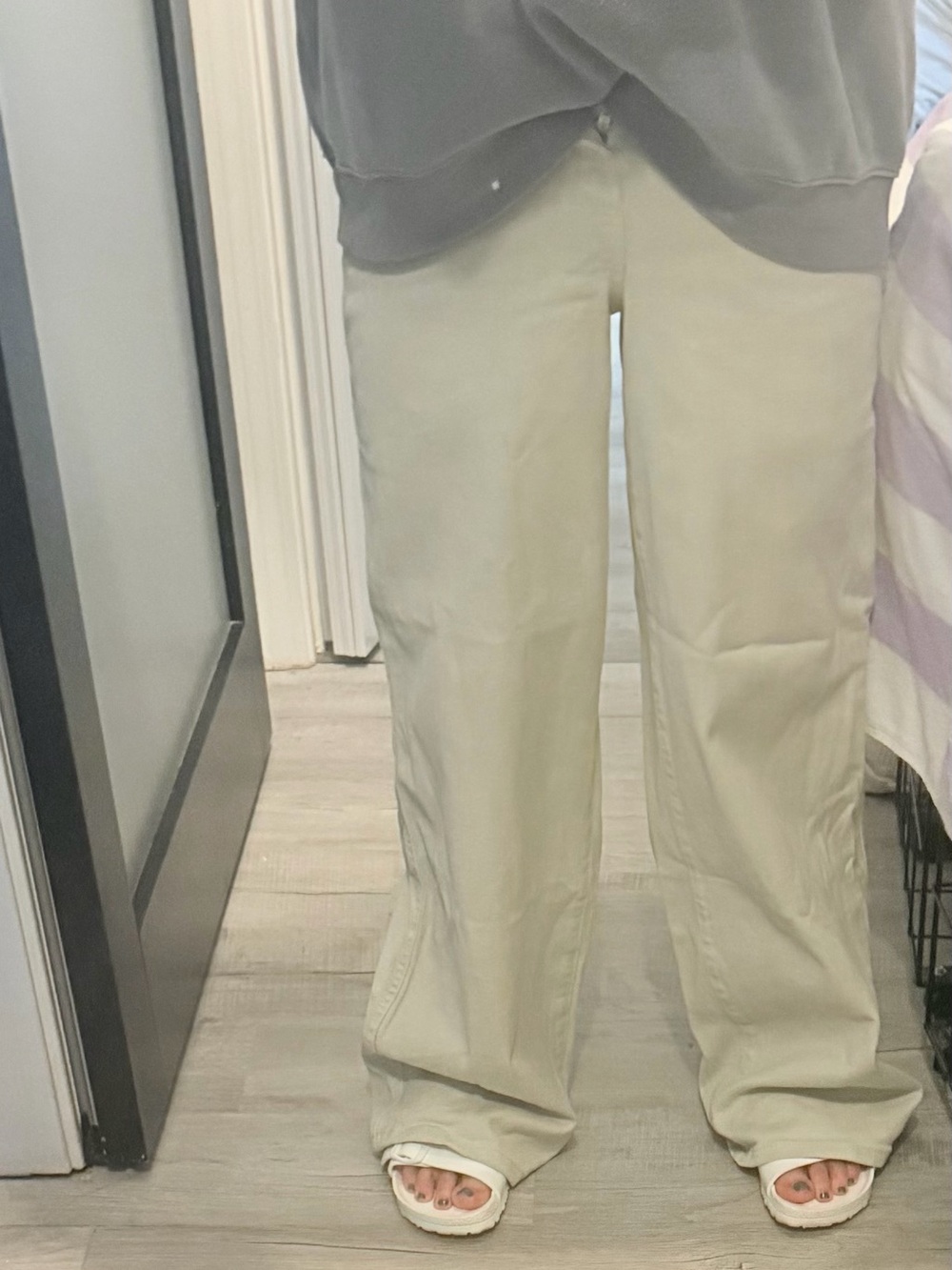 Good American Cream jeans